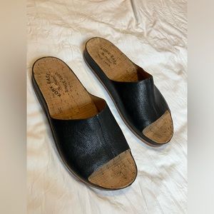 Kori Ease Tutsi Black Leather Slides